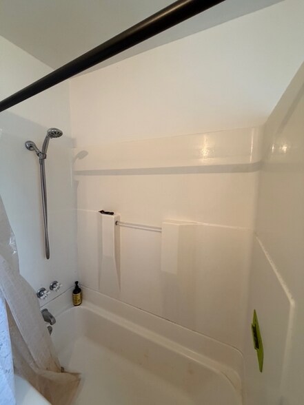 Building Photo - 226 NE 92nd St