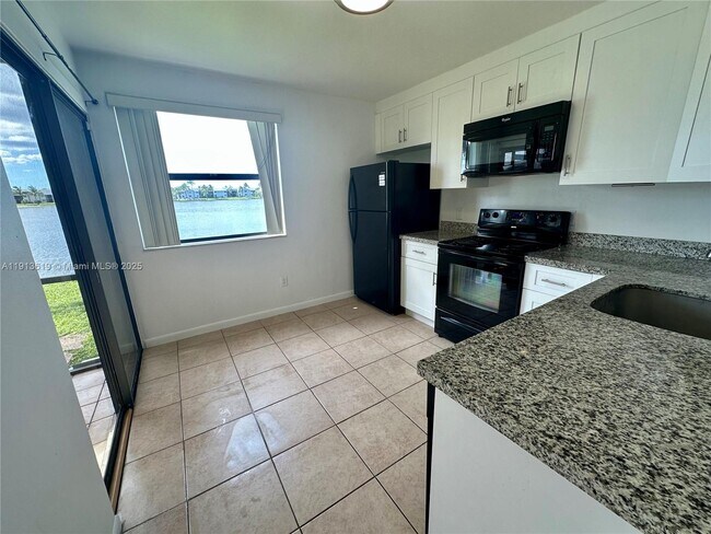 Building Photo - 1400 Jefferson Dr