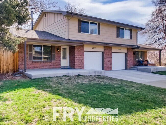 Building Photo - Beautifully remodeled 3-bedroom, 2.5-bath duplex in Wheat Ridge