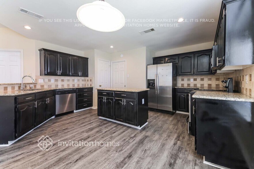 Building Photo - 1312 W Branch Hollow Dr