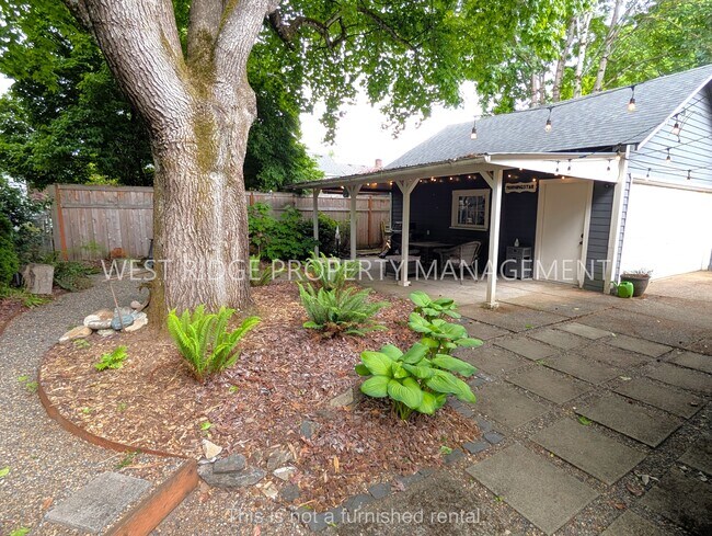 Building Photo - 3934 SE 33rd Pl