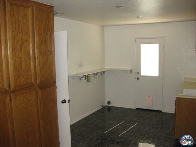 Building Photo - 2442 Vine St