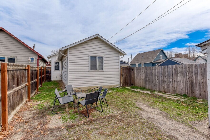 Building Photo - 4739 Pearl St