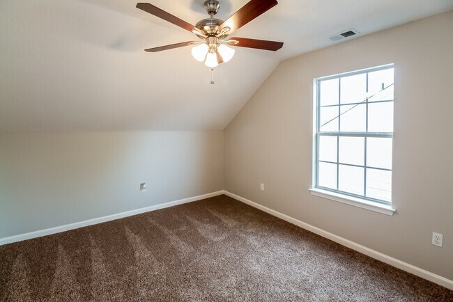 Building Photo - 5456 Pollard Dr