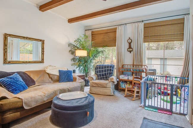 Building Photo - 4420 S Rhett Ave