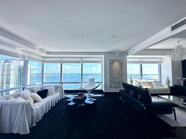 Building Photo - 1425 Brickell Ave