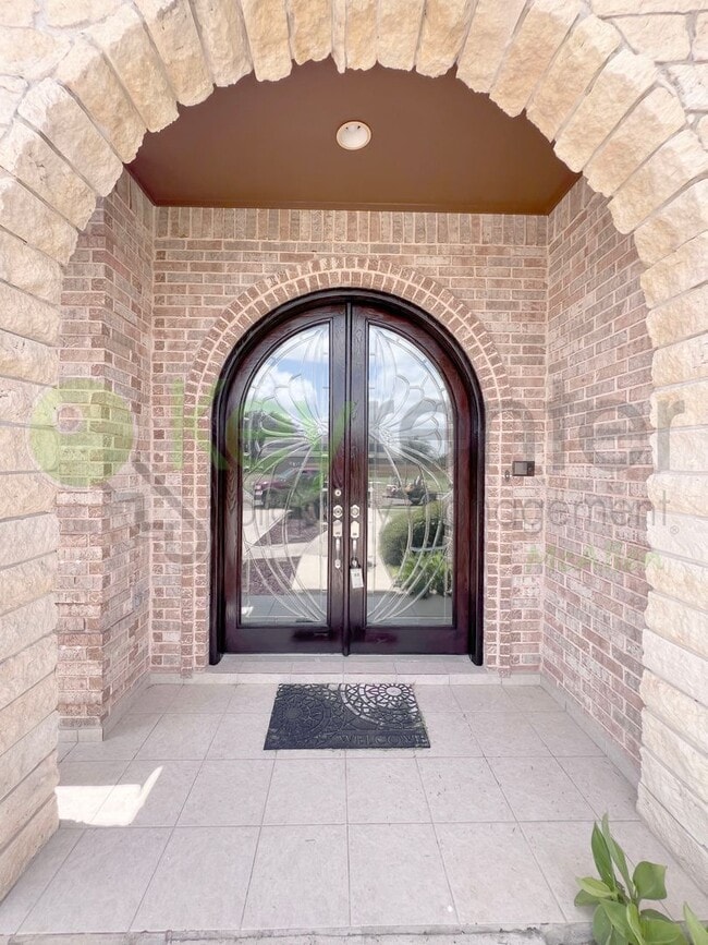 Building Photo - Gorgeous 4b/4.5bath house in McAllen