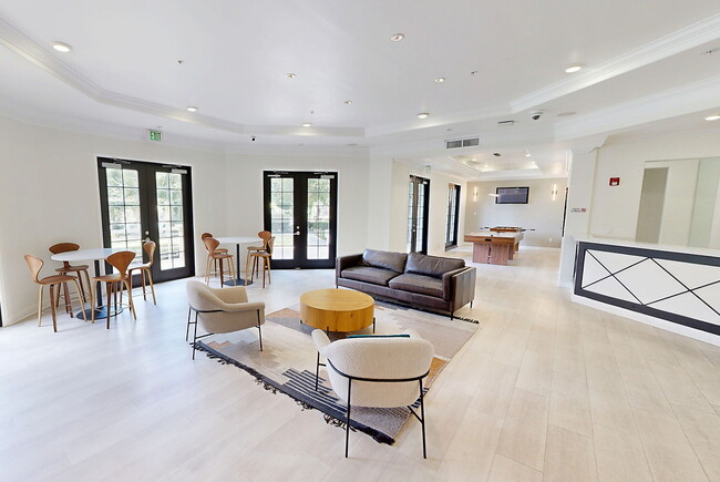 Building Photo - Pinnacle at MacArthur Place