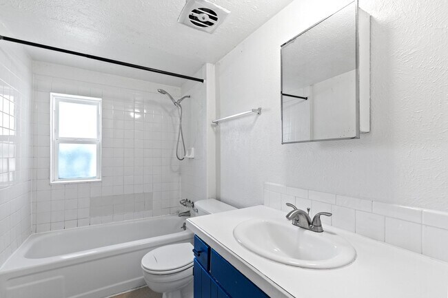 Building Photo - 840 North St