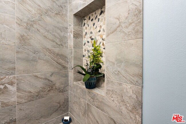 Building Photo - 8308 Flight Ave