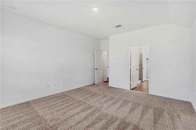 Building Photo - 3204 Kenner Dr