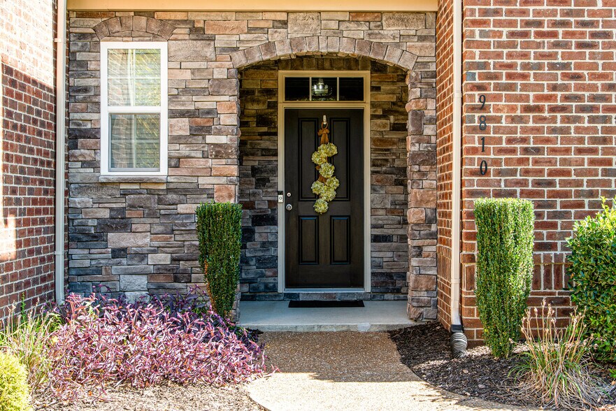 Building Photo - 9810 Glenmore Ln