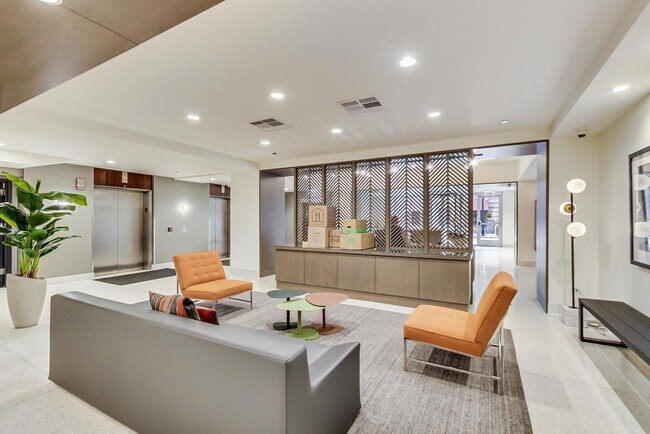 Building Photo - 165 N Canal St