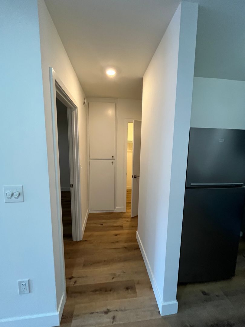 Building Photo - Individual Bungalows: All 1 bedroom/ 1 bath units all with LARGE PRIVATE YARDS.