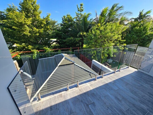 Building Photo - 12352 SW 18th Terrace