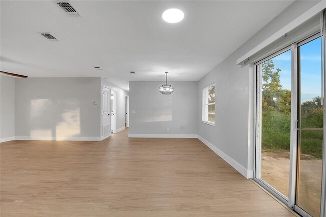 Building Photo - 2328 Dae Ct