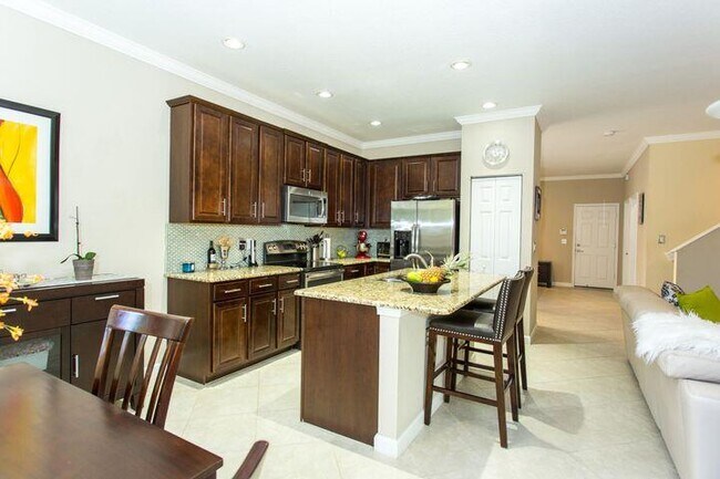 Building Photo - 10426 Wellington Parc Dr