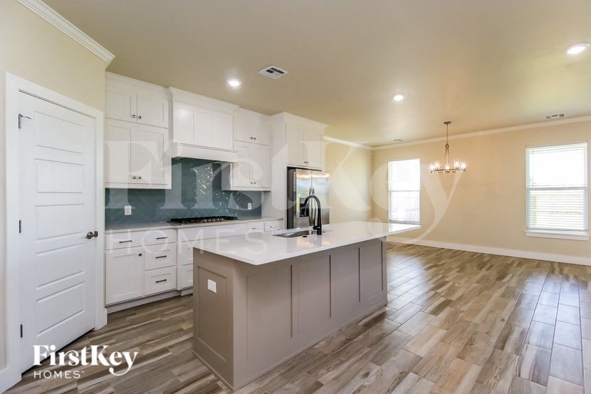 Building Photo - 847 Acorn Bnd