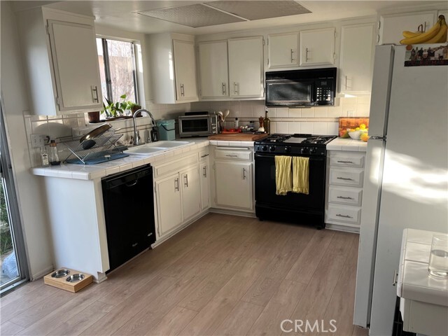 Building Photo - 1547 Wintergreen Pl