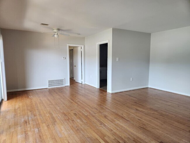 Primary Photo - Executive Suites 2