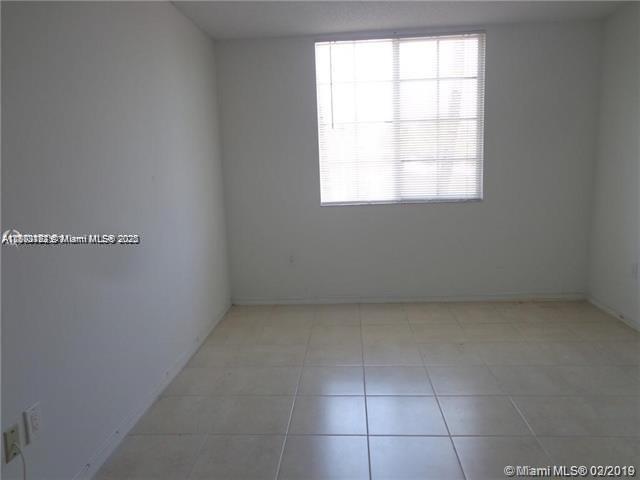 Building Photo - 777 SW 111th Way