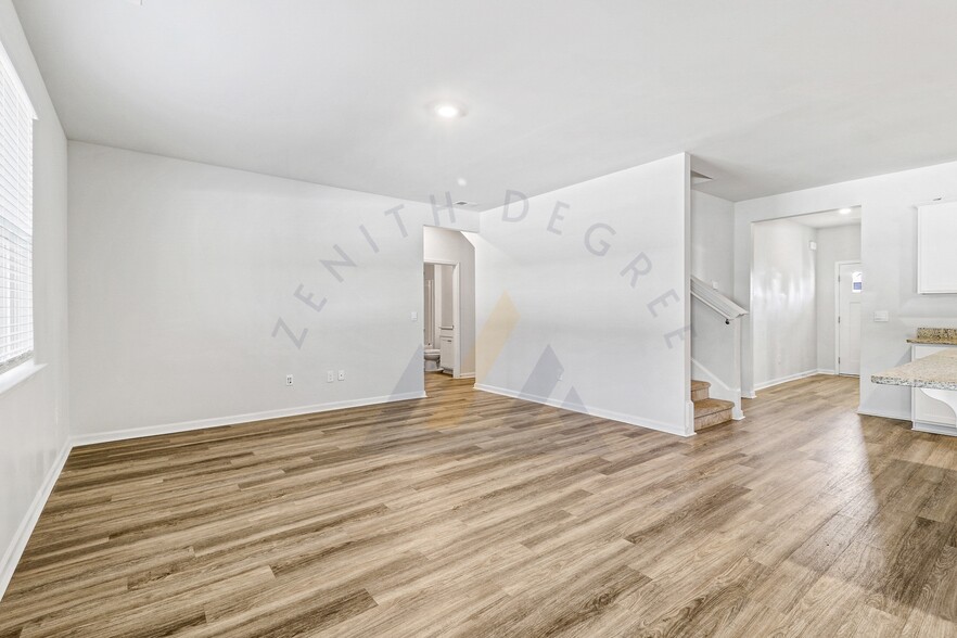 Building Photo - 120 Hiatus Ct