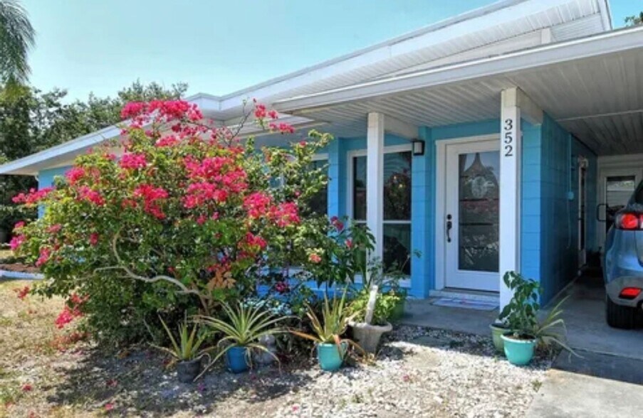 Building Photo - 352 Tihami Rd