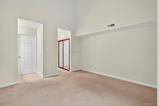 Building Photo - 16 Fox Run