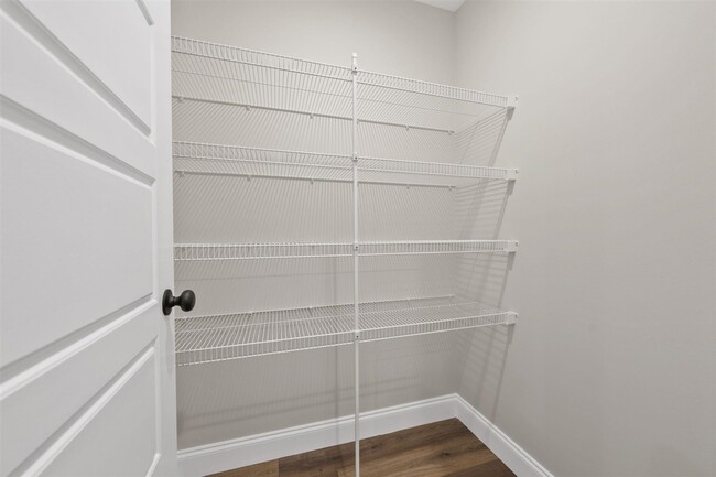 Building Photo - 716 Sheldrake Ln