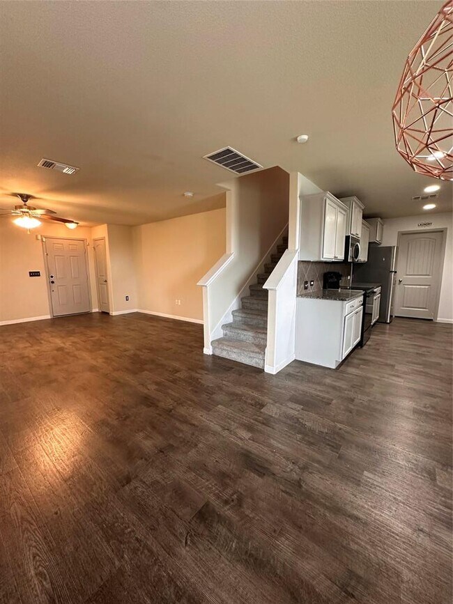 Building Photo - 207 Liard River Rd