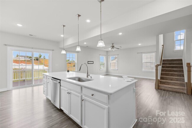 Building Photo - 7067 Waterwheel St SW