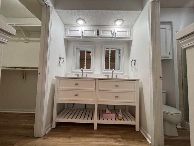 Building Photo - 5 BR/2.5BA | Sprawling Single Family Home | 2-Car Garage | Huge backyard!