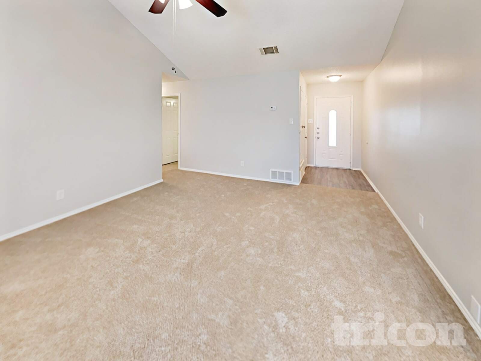 Building Photo - 521 Clover Dr