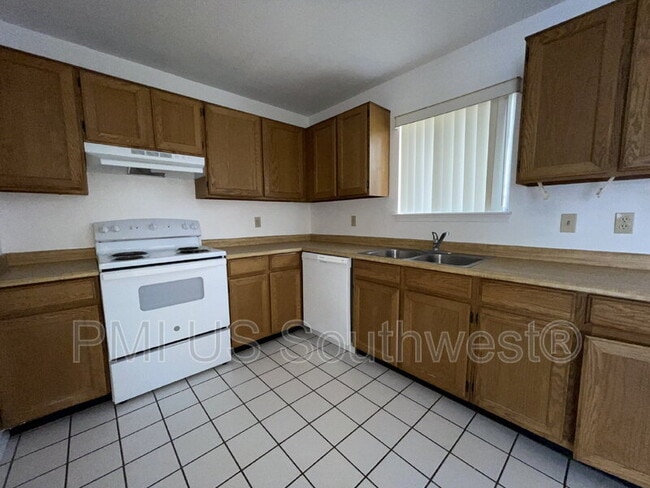 Building Photo - 2387 Alpine Dr