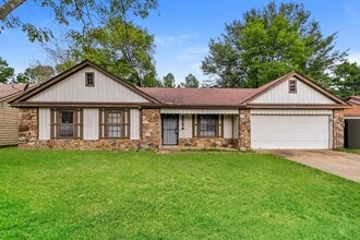 Building Photo - 6770 Starkenburg Ln