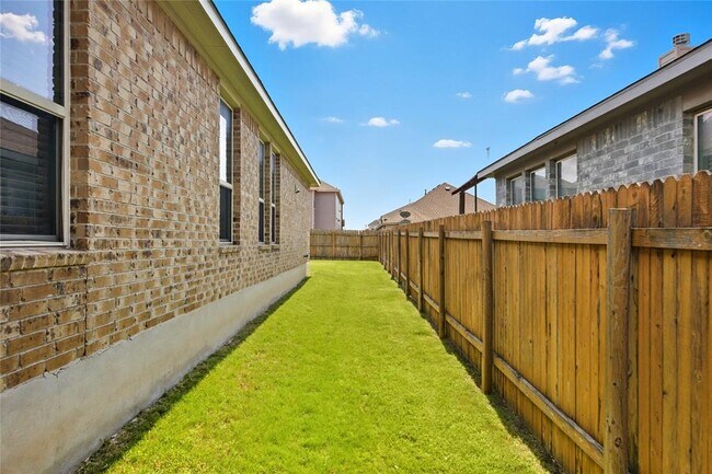 Building Photo - 5925 Malta Cir