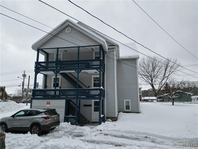 Building Photo - 102 N Helmer Ave