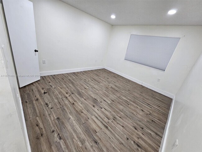 Building Photo - 2266 SW 81st Ave