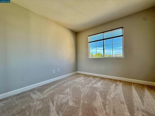 Building Photo - 4431 Meadow Valley Cir