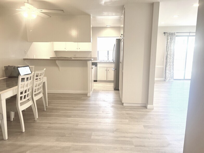 Kitchen Dinning Living - 10659 Caminito Cascara