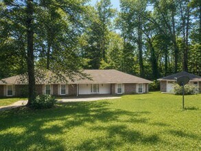 Building Photo - 5116 Pineridge Dr