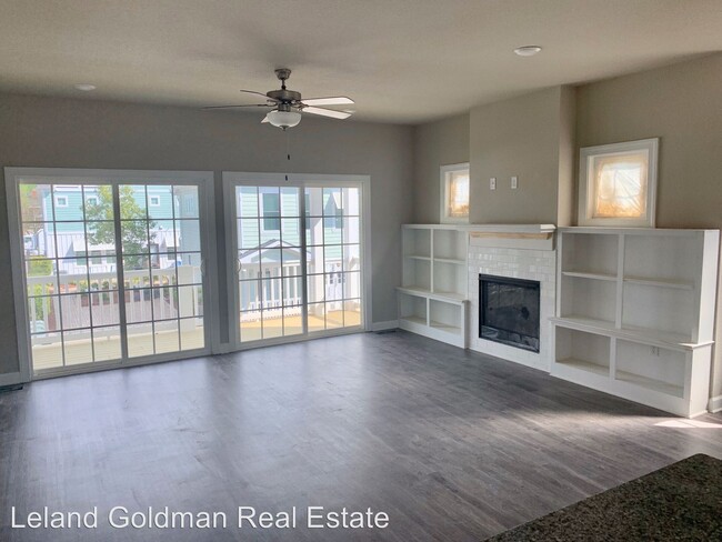 Building Photo - 3 br, 2.5 bath House - 417 21st 1/2 Street