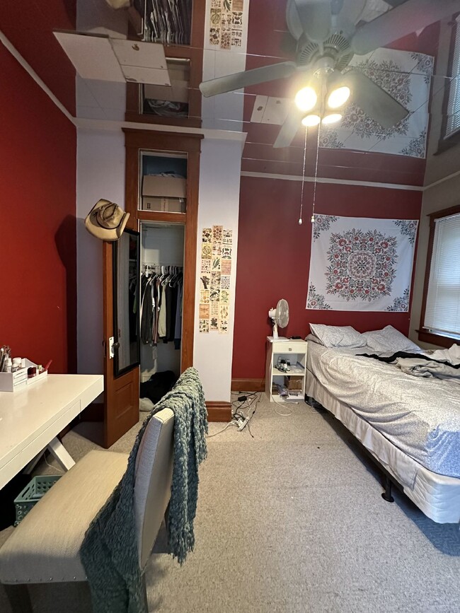 Building Photo - Nice 3 Bed 1 Bath near UWEC! Available June 1st