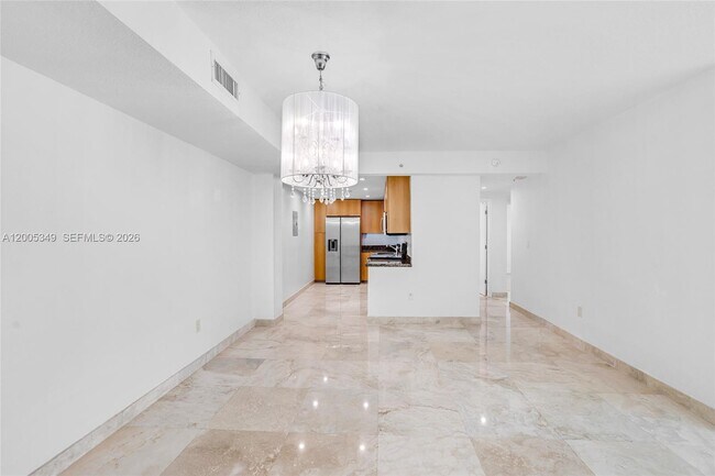 Building Photo - 7501 E Treasure Dr