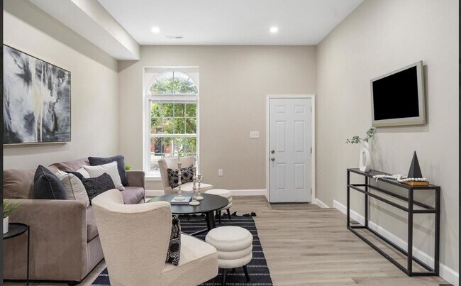 Building Photo - Luzerne