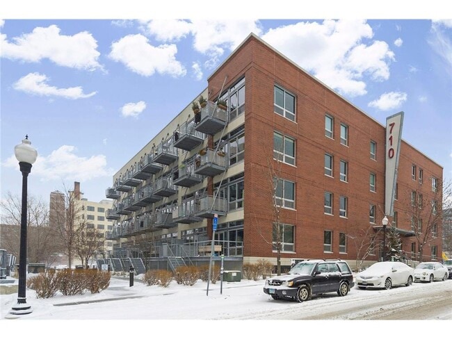 Building Photo - 710 N 4th St