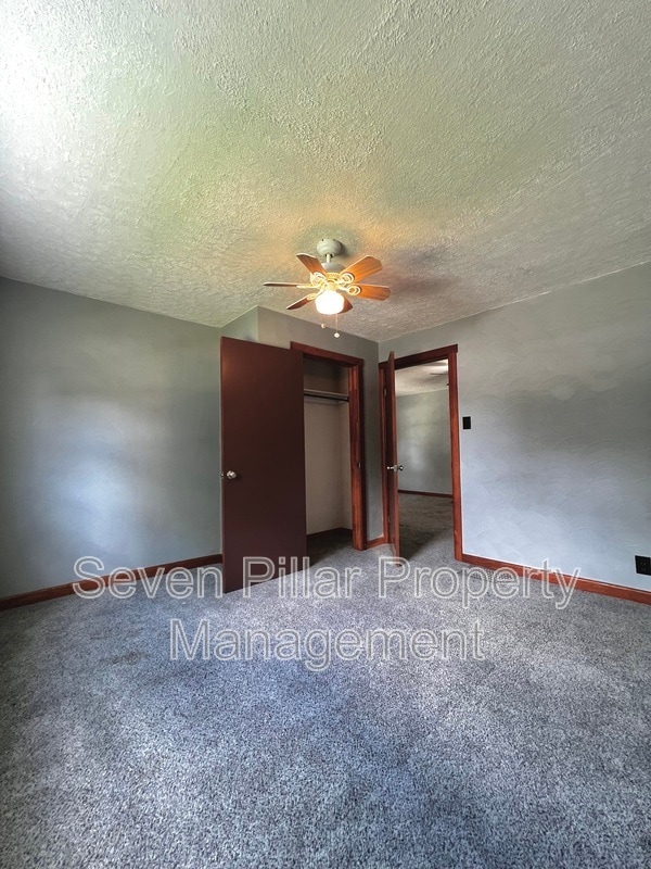 Building Photo - 504 Martin St