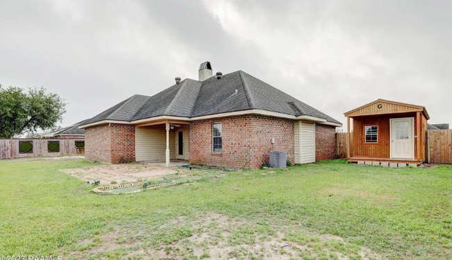 Building Photo - 737 N Belle Cir