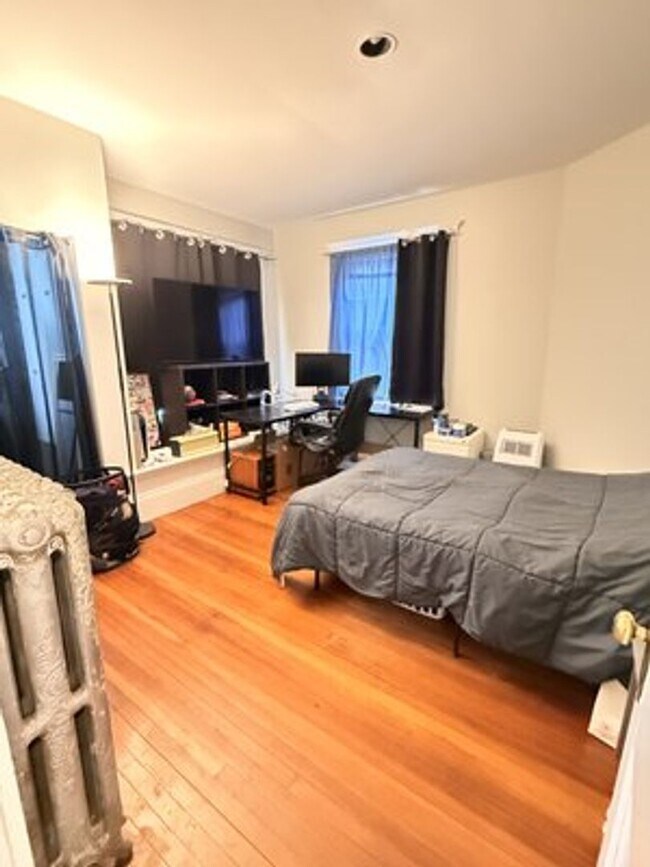 Building Photo - Desirable apartment in Brighton