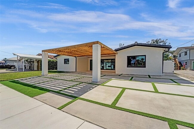 Building Photo - 915 NW 7th St